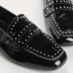 MOCASSINS HELODIE CUIR VERNIS ET CLOUS